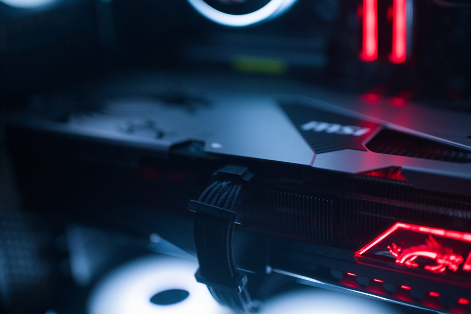MSI dragon shroud on the RTX 5080 Vanguard